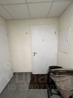 2-комн.кв., 63 м², этаж 18