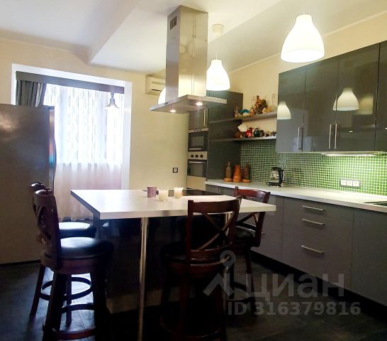 2-комн., 70 м², 7/16 этаж