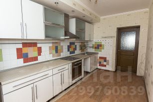 3-комн.кв., 107 м², этаж 2