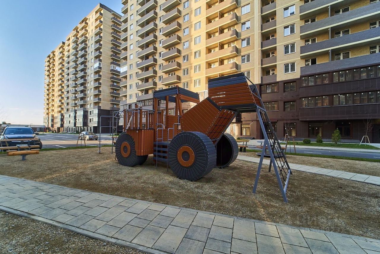 ЖК родные берега Иркутск. Родной берег Иркутск. Жилой комплекс родной берег Иркутск. Краснодар улица героя Ростовского.