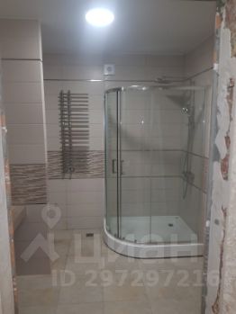 2-комн.кв., 80 м², этаж 3