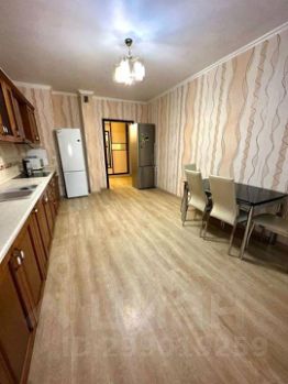 2-комн.кв., 90 м², этаж 2