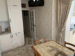 2-комн.кв., 72 м², этаж 3