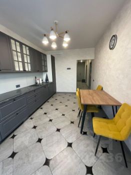 2-комн.кв., 80 м², этаж 14