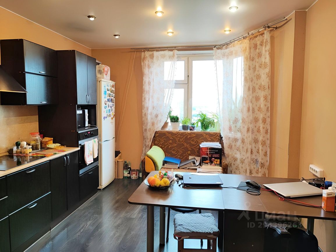 Продаю трехкомнатную квартиру 80м² бул. Ильинский, 2А, Красногорск ...