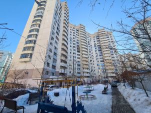 2-комн.кв., 72 м², этаж 17