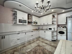 2-комн.кв., 90 м², этаж 2