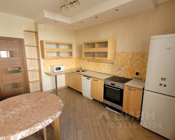 3-комн., 77 м², 2/18 этаж