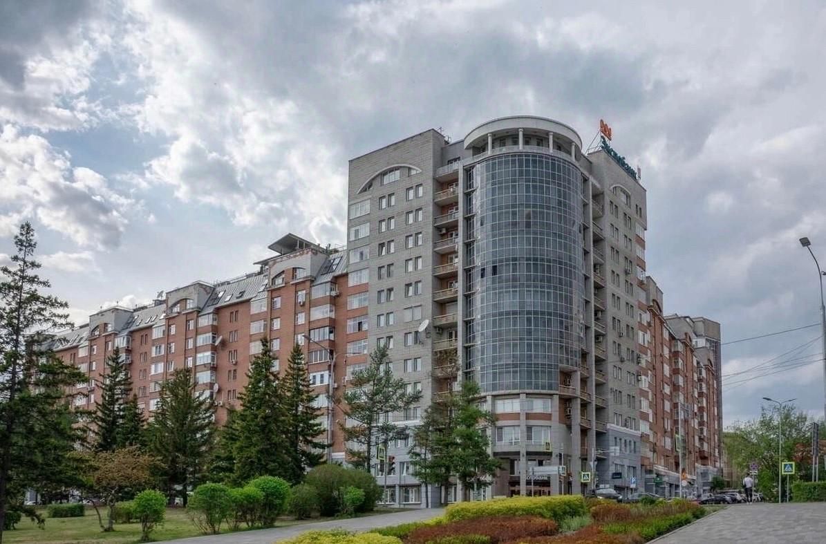 Продажа двухкомнатной квартиры 90м² ул. Перенсона, 1, Красноярск,  Красноярский край - база ЦИАН, объявление 298084705