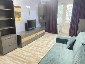 2-комн.кв., 50 м², этаж 3