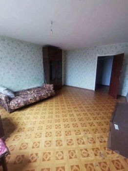 3-комн.кв., 80 м², этаж 1