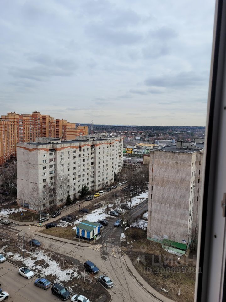 Продаю трехкомнатную квартиру 98м² ул. Молодежная, 5, Московская ...