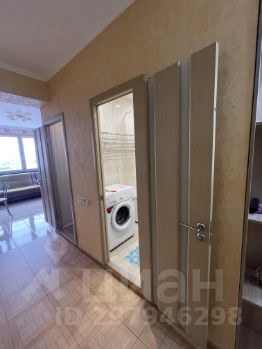 2-комн.кв., 63 м², этаж 17