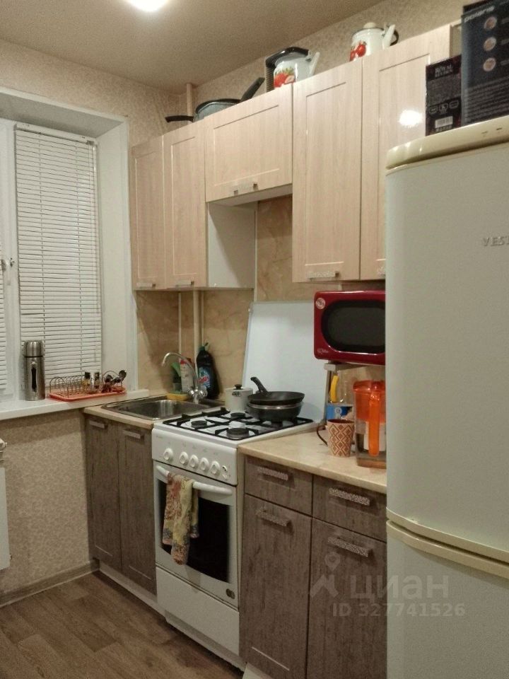 2-к кв. Ленинградская область, Луга просп. Урицкого, 66 (44.2 м²)