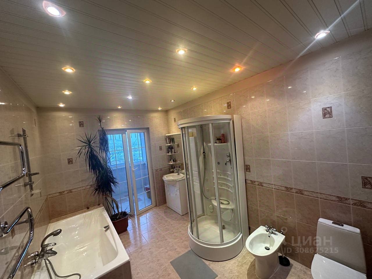 5-к кв. Магаданская область, Магадан Парковая ул., 11 (131.2 м²)