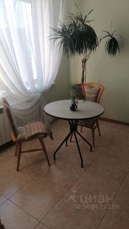 5-к кв. Магаданская область, Магадан Парковая ул., 11 (131.2 м²)