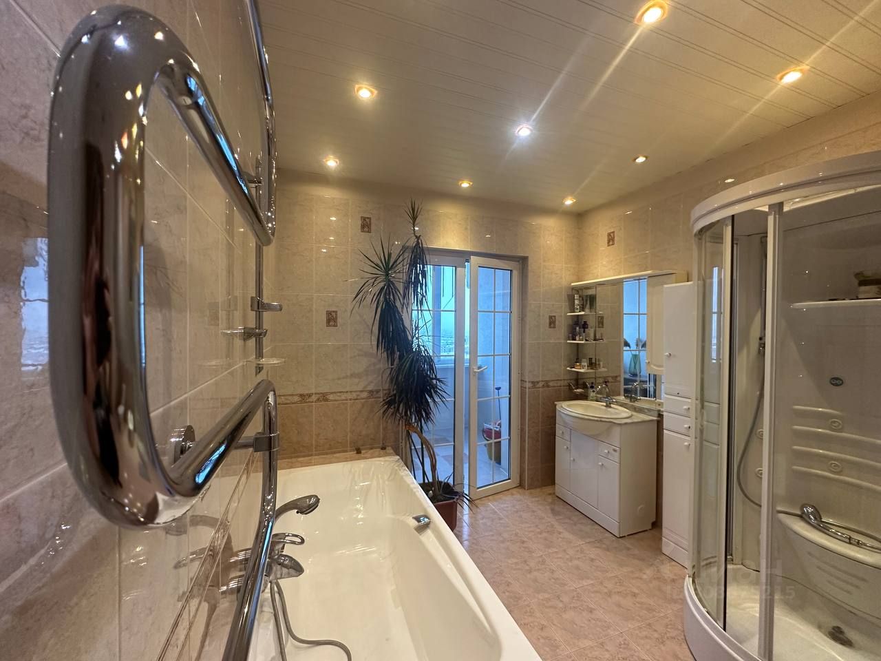 5-к кв. Магаданская область, Магадан Парковая ул., 11 (131.2 м²)