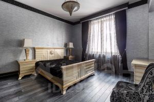 3-комн.кв., 156 м², этаж 4