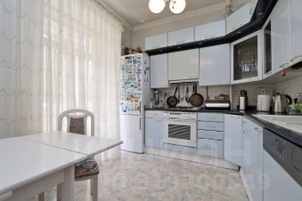3-комн.кв., 92 м², этаж 4