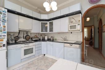 3-комн.кв., 92 м², этаж 4