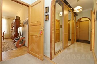 3-комн.кв., 92 м², этаж 4