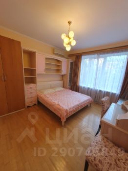 5-комн.кв., 180 м², этаж 3