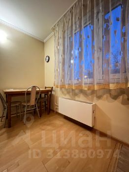 1-комн.кв., 38 м², этаж 3