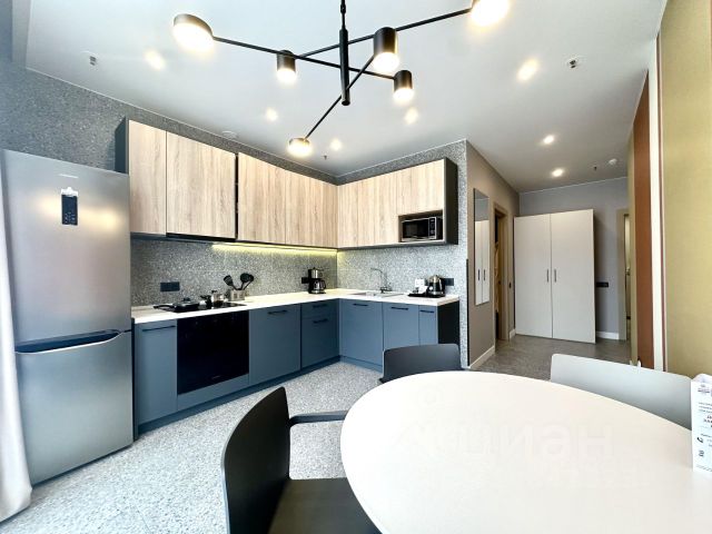 2-комн. апарт., 65 м², 9/16 этаж