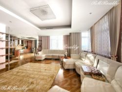 4-комн.кв., 190 м², этаж 9