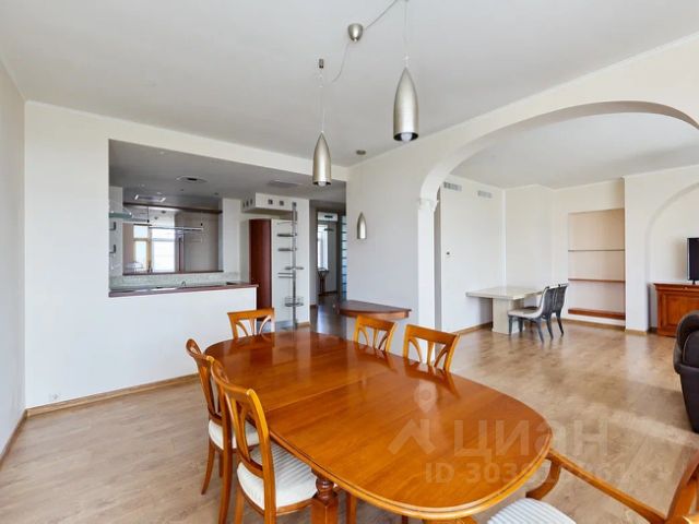 4-комн., 170 м², 28/48 этаж