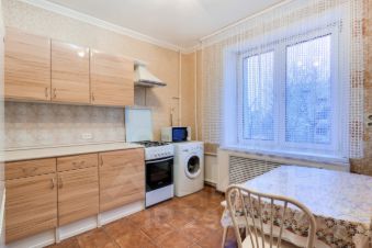 3-комн.кв., 82 м², этаж 4