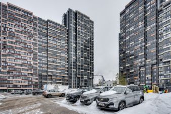 2-комн.кв., 75 м², этаж 18