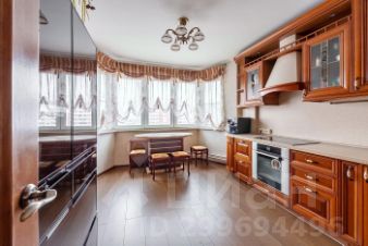 2-комн.кв., 63 м², этаж 14