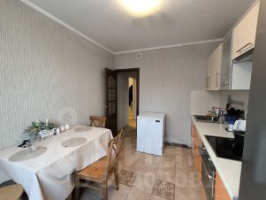 2-комн.кв., 60 м², этаж 4