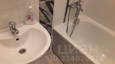 2-комн.кв., 60 м², этаж 4