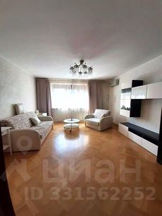 2-комн.кв., 70 м², этаж 3