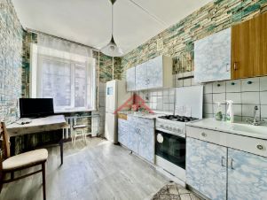 1-комн.кв., 42 м², этаж 3