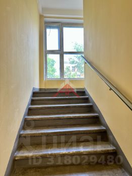 1-комн.кв., 42 м², этаж 3