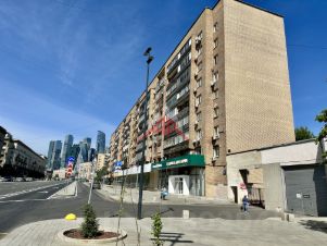 1-комн.кв., 42 м², этаж 3