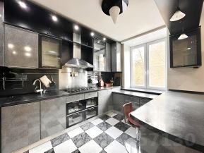 3-комн.кв., 80 м², этаж 3