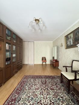 2-комн.кв., 50 м², этаж 3