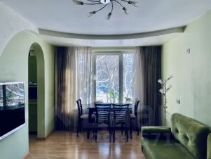 4-комн.кв., 100 м², этаж 3