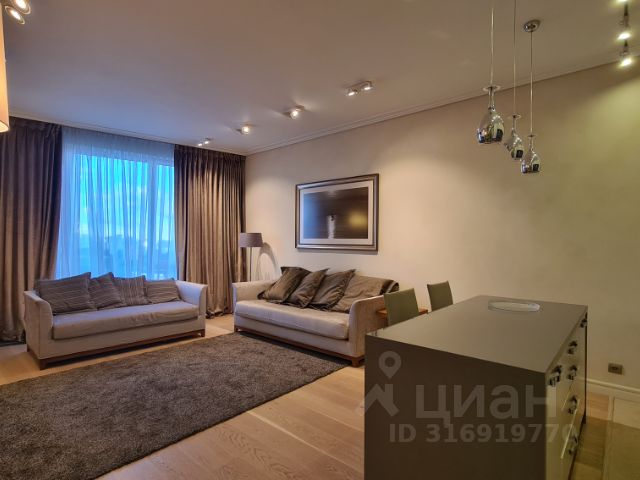 2-комн., 60 м², 18/33 этаж