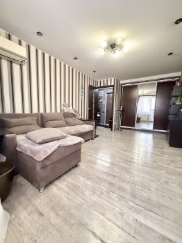 2-комн.кв., 49 м², этаж 10