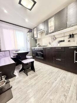 2-комн.кв., 49 м², этаж 10