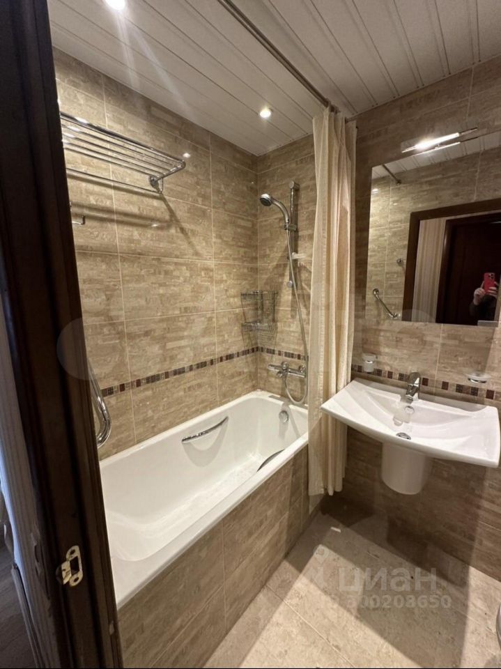 Снять трехкомнатную квартиру 65м² Днепропетровская ул., 14, Москва, ЮАО ...