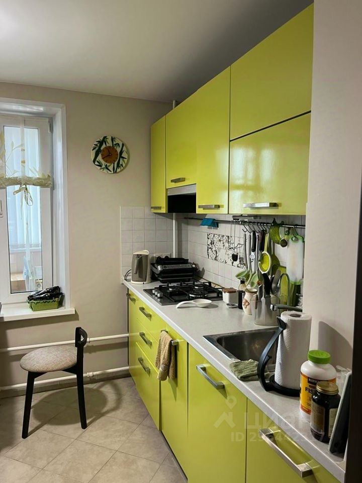 Продаю трехкомнатную квартиру 63.4м² Домодедовская ул., 24К1, Москва ...