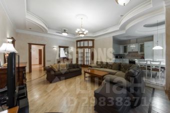 4-комн.кв., 180 м², этаж 2