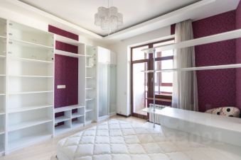 4-комн.кв., 190 м², этаж 7