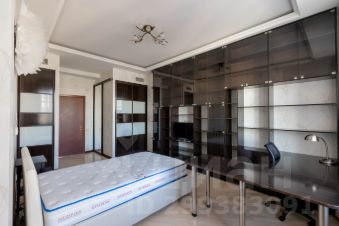 4-комн.кв., 190 м², этаж 7